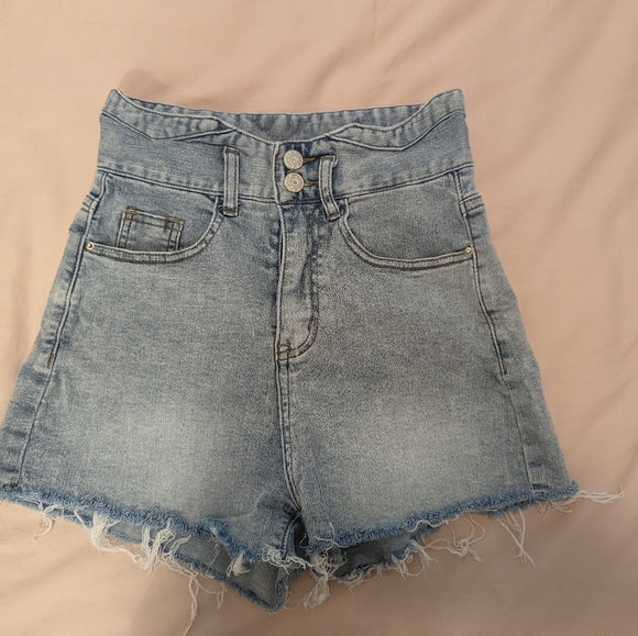 Jean Short Size 24 - Picture 3 of 3
